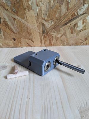 Woodworking doweling jig