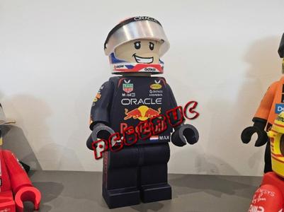 Max Verstappen Bed Bull F1 2025 Big Brick