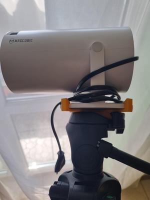 Magcubic HY300 camera tripod mount