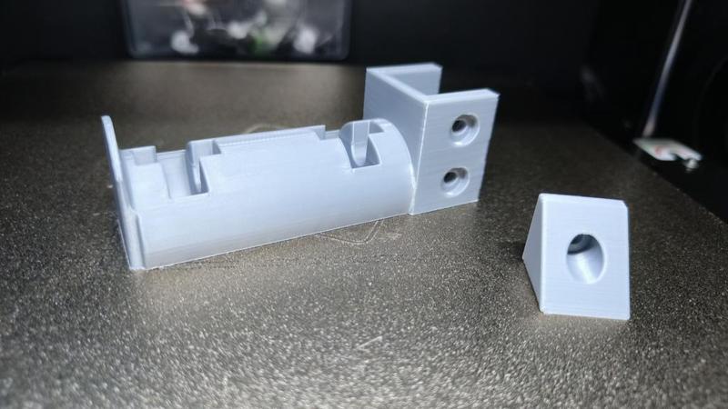 Spool holder for 2020 extrusion