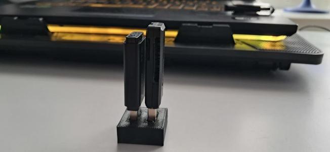 Simple USB Holder