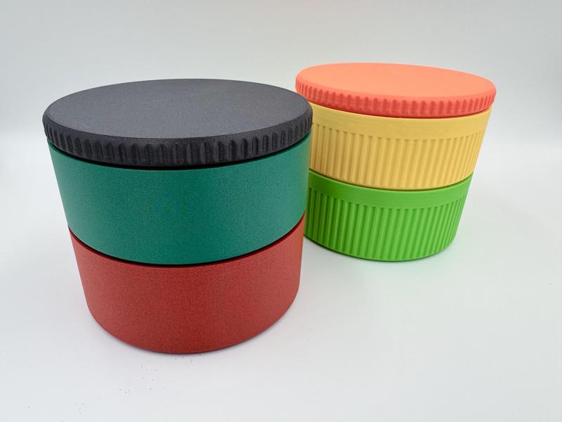 Stackable Threaded Pots