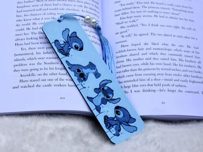 Stitch Moments – A Playful Bookmark
