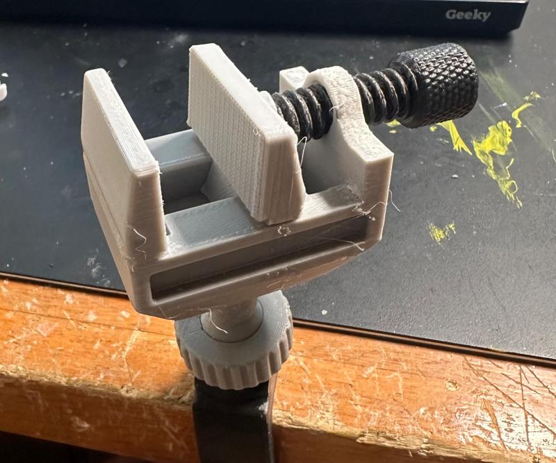 Tall grip mini vise
