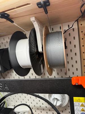 Holder for 2 filament spools./ Uchwyt na 2 szpule filamentu.   