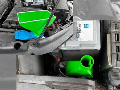Windshield washer fluid funnel - Skoda