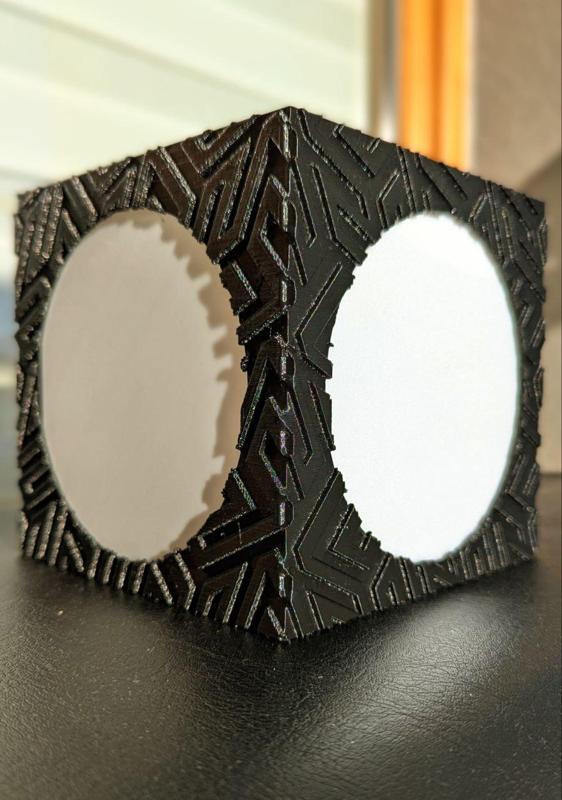 Cube lamp with E27 bulb