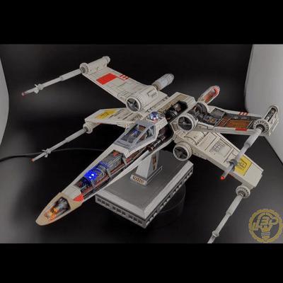 X-Wing with LEDs and rotating R2-D2 head
