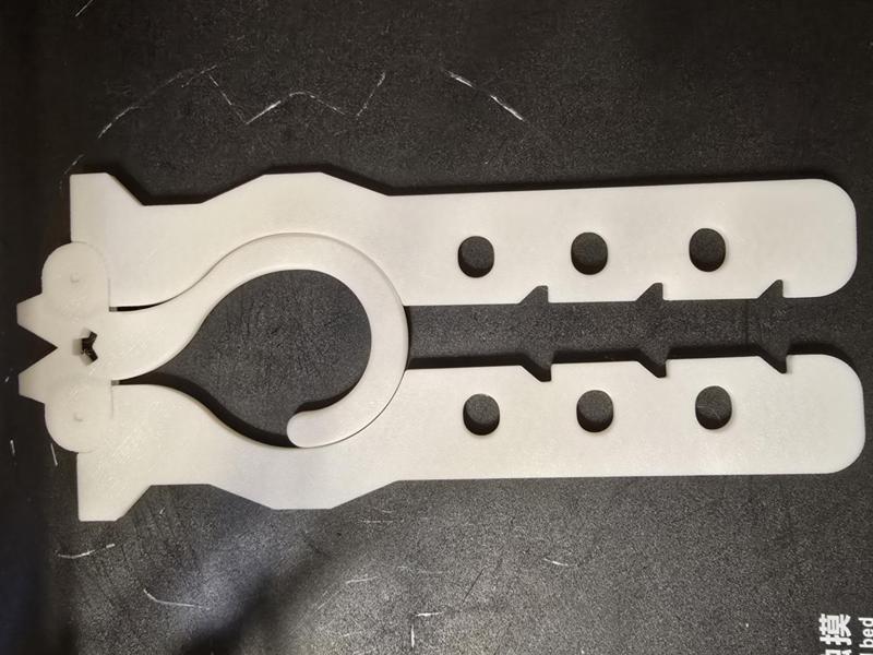 Print in place coat hanger