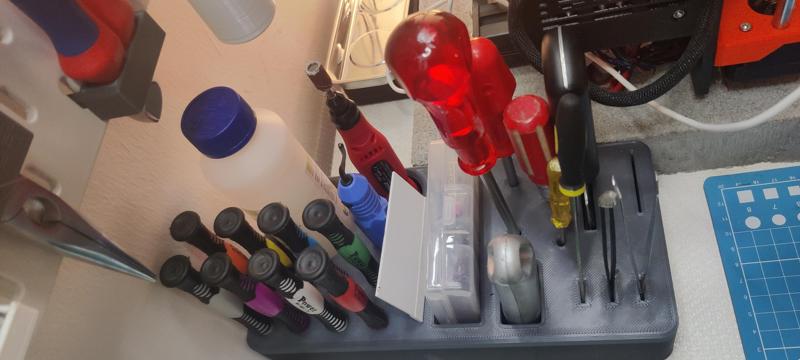 Tool holder