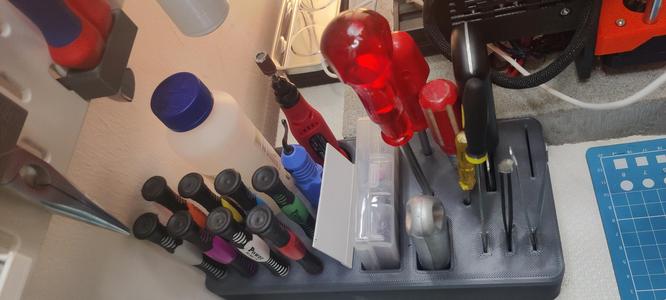 Tool holder