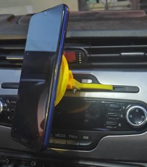 CD car phone holder (1° vers.)