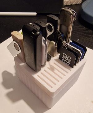 UBS & SD card organizer
