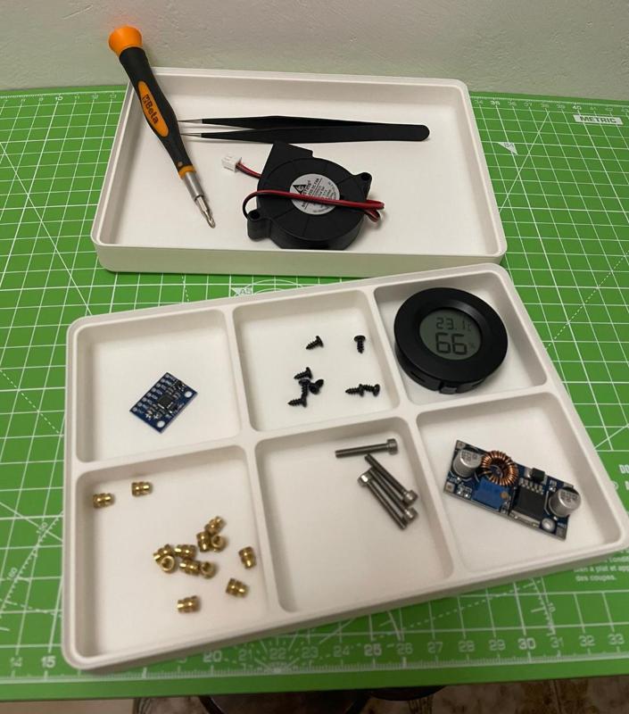 Simple modular screw holder
