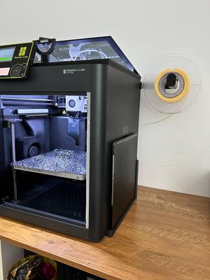 RIGHT SIDE  Spool holder  