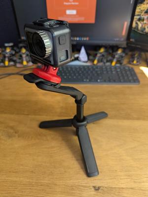 Quad lock action cam mount