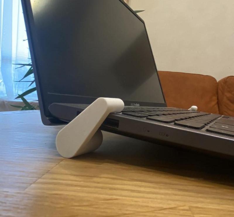 Laptop stand