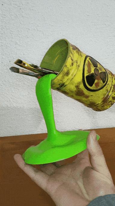 Radioactive barrel pencil holder
