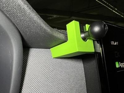 Polestar 2 17mm ball mount phone base