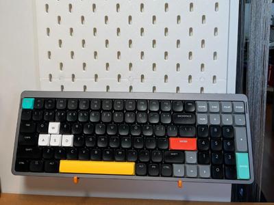 Skadis Keyboard or Ipad Holder