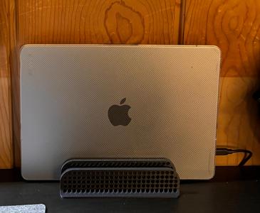 Macbook Air M2 / iPad Air 5 M1 / Desk Holder / With Case 