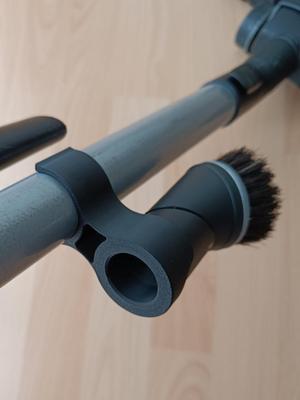 Vacuum cleaner accessories clip