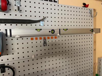 Spirit level Holder for Skadis or Hoffmann Pegboard / Wasserwagenhalter