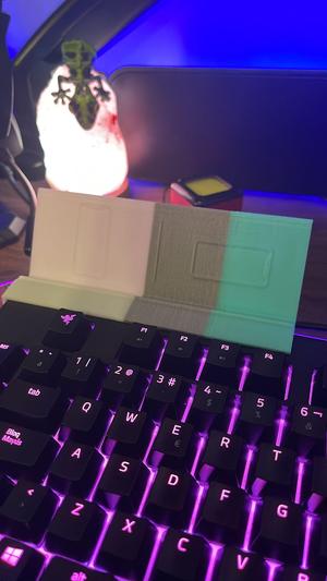 Phone holder for Razer keyboard v2