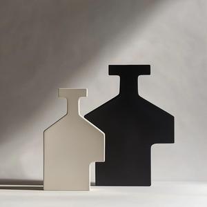 Tavo Vase – Minimalist Geometric Modern Decor