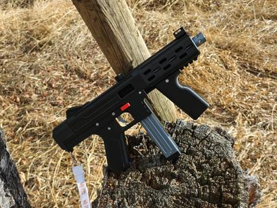 SPCTRM SMG-10: Shell-Ejecting Toy Blaster