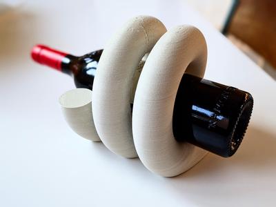 Wine bottle holder