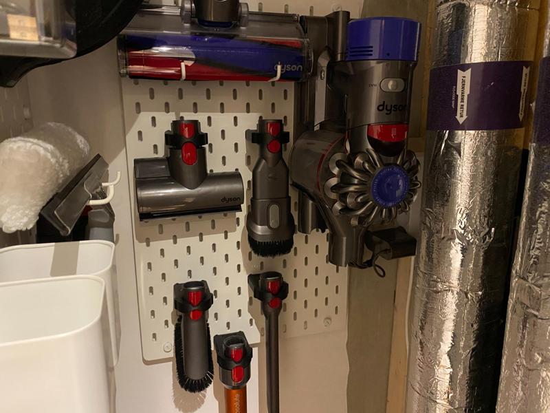 Dyson vaccum head holder compatible: Ikea skadis