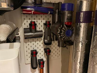 Dyson vaccum head holder compatible: Ikea skadis