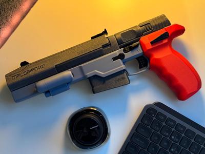 Cyberpunk 2077 Malorian Arms 3516 (Johnny Silverhand)