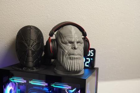 Thanos Headset stand