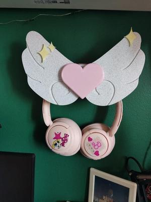 Cardcaptor Sakura wall-mounted headphone stand