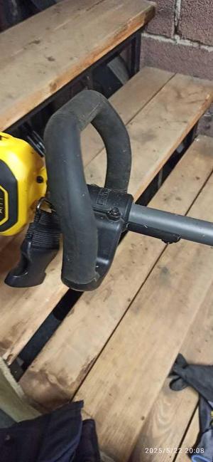 Dewalt trimmer DCMAS5713N handle part