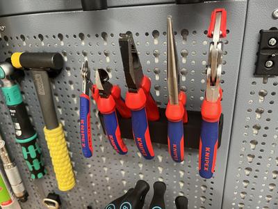 Parametric 5 pliers holder for Kupper pegboards