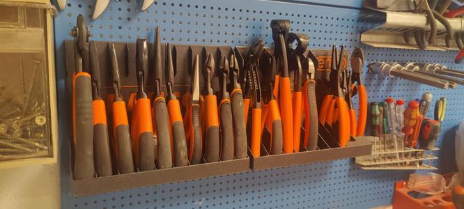 Plier holder version 2 - Wall mounted