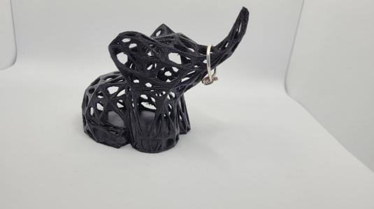 Voronoi remix of the low poly elephant