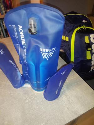 Hydration bladder drying rack with flask dryer