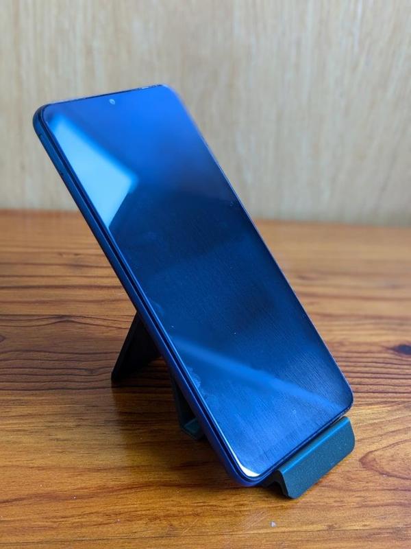 Phone / Tablet stand