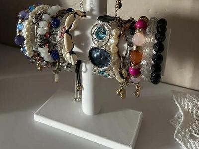 Bracelet Stand
