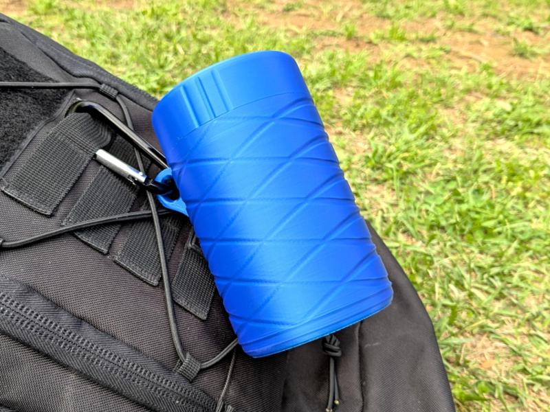 Can Cooler - Locking Lid and Carabiner Support