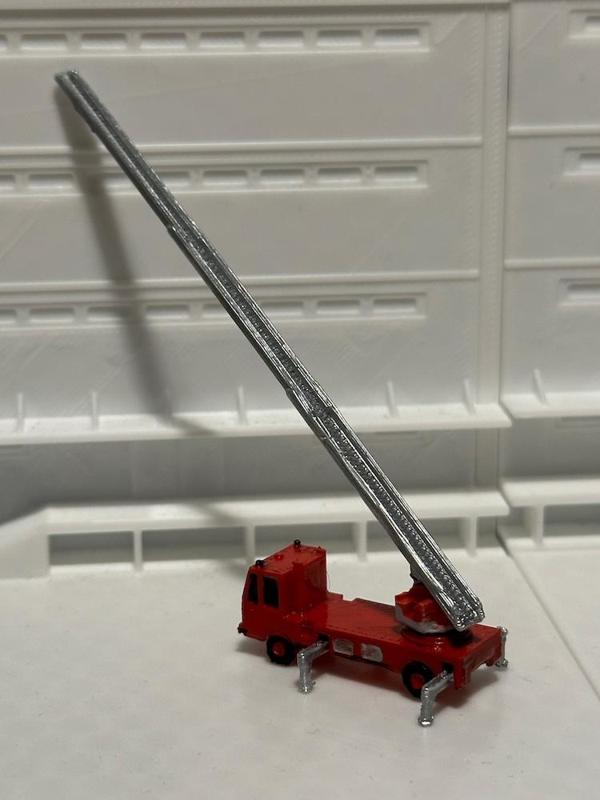 Fire Engine 15b - Ladder extended (z-scale)