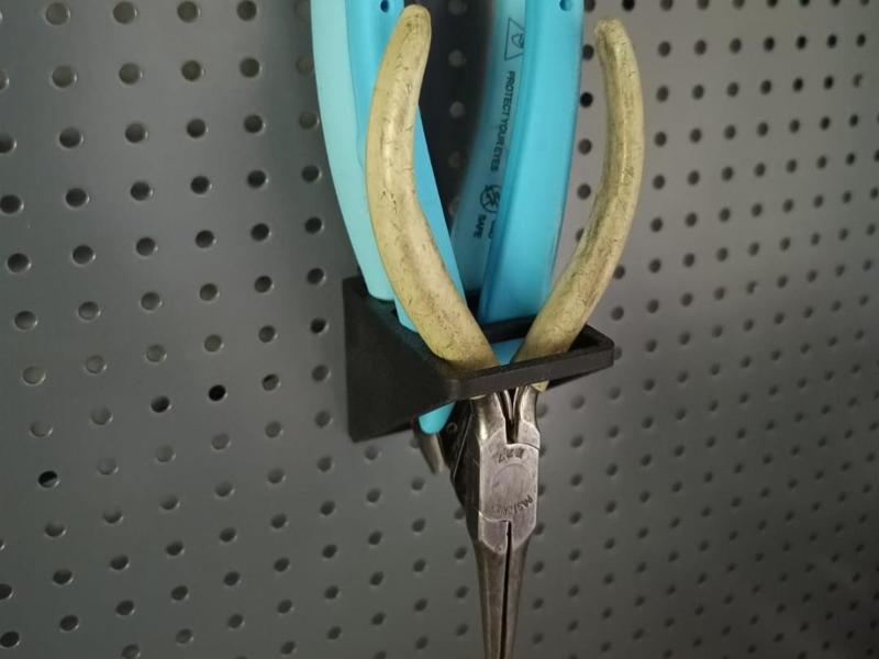Pliers hanger / Pliers holder
