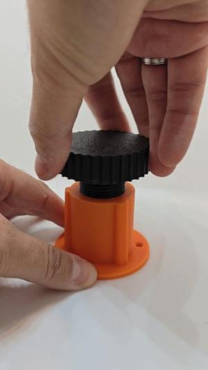 Adjustable feet for furniture