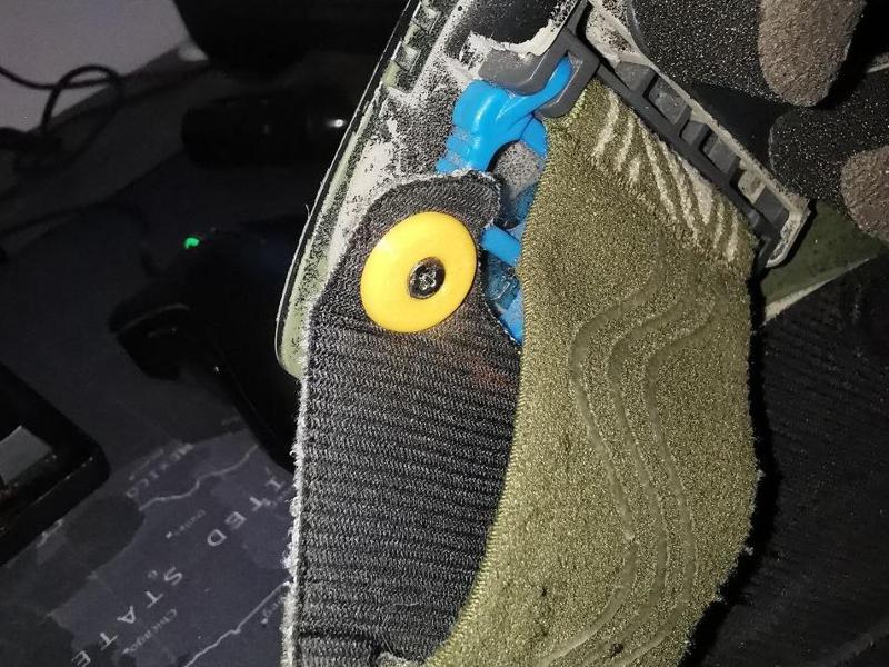 Cheek Protection fasteners for mask Dye