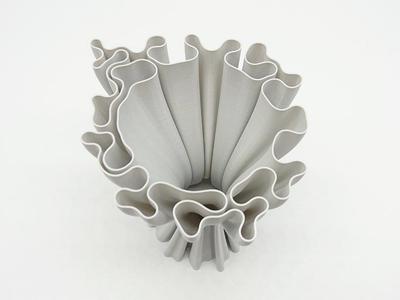 Wavy vase