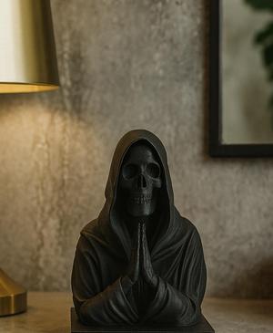 Black Grim Reaper Sculpture – Modern Praying Skeleton Figurine for Gothic Home Decor